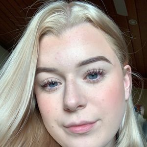 Meet your Posher, Claire